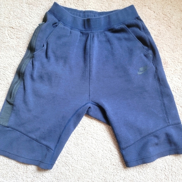 Nike Tech Shorts XL - Picture 1 of 10